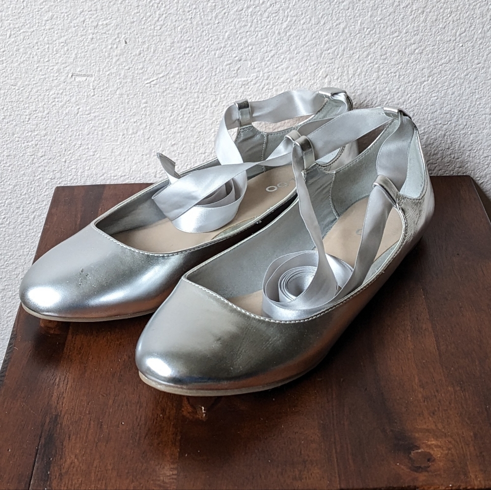 NWT Aldo - Silver Malbaie Ballet Flats with Ribbon Leg Wrap - Women's 8.5